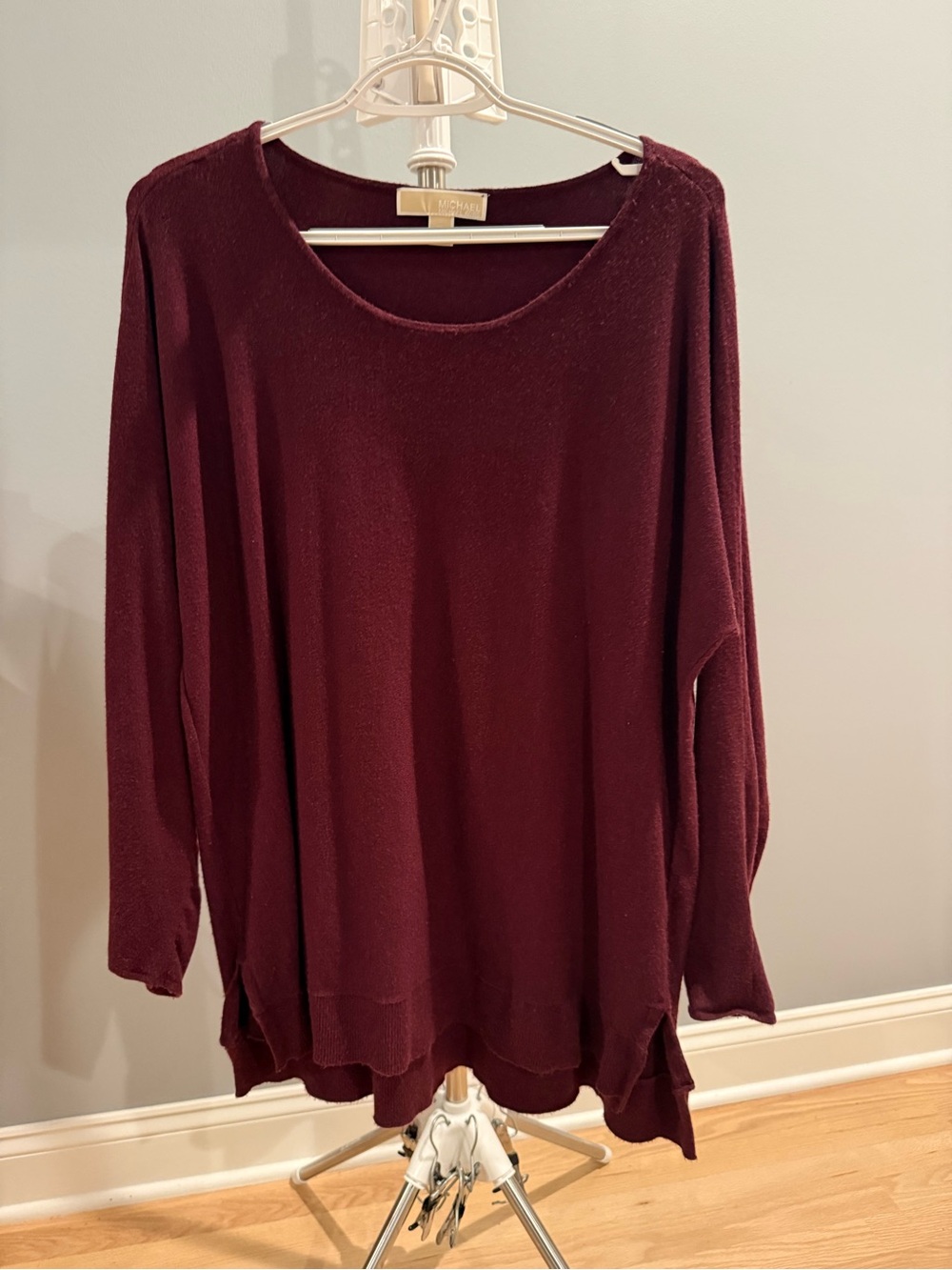MICHAEL Michael Kors Scoopneck Sweater in Wine
